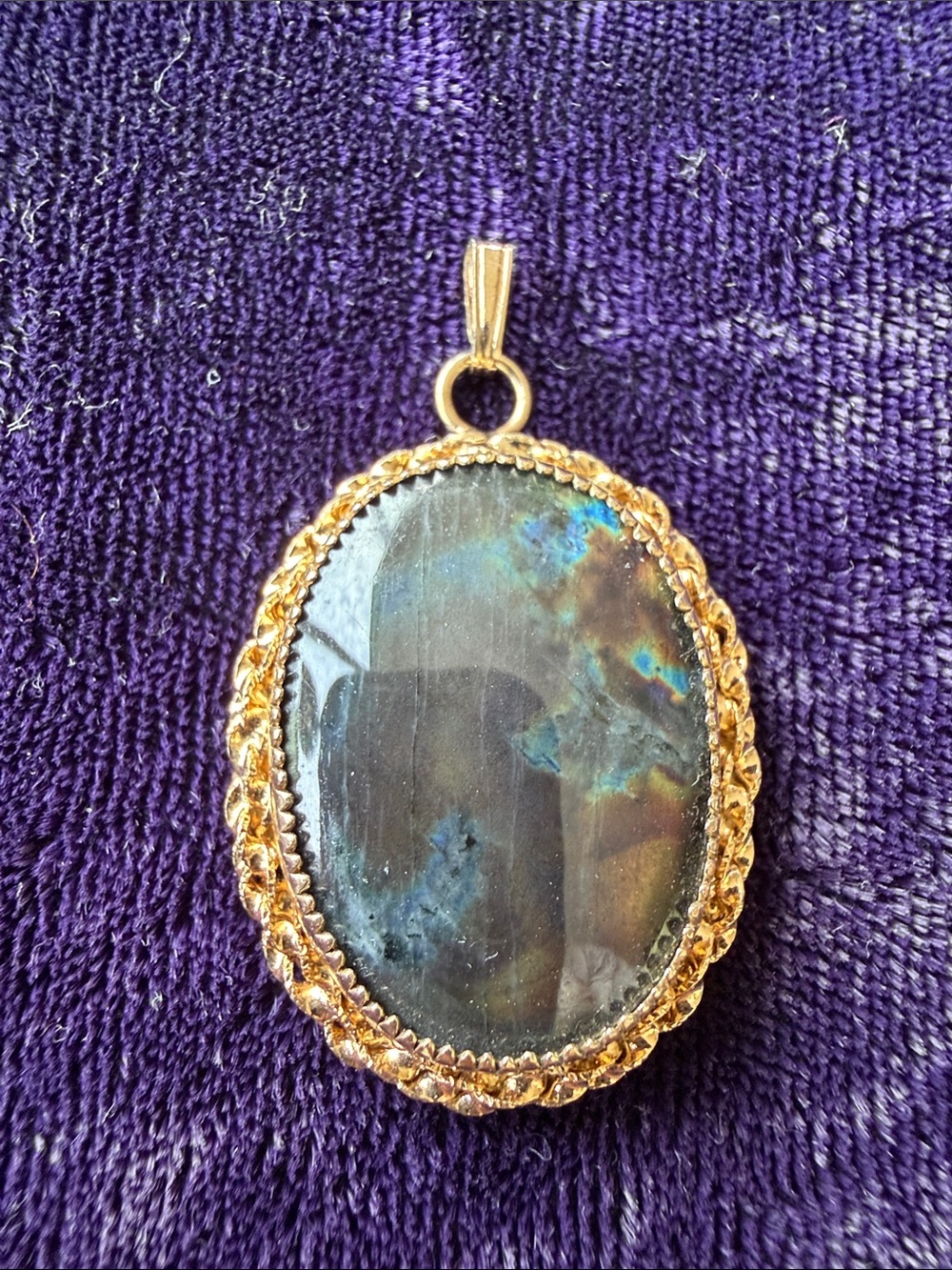 Vintage 12K gold filled pendant with natural Canadian Labradorite (?) gemstone